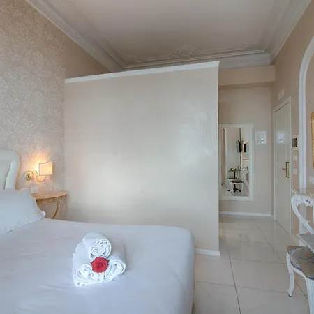 Home Grifondoro Affittacamere Guest house Genoa