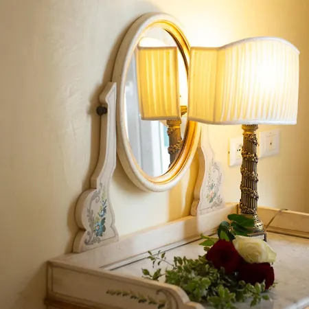 Home Grifondoro Affittacamere Guest house Genoa